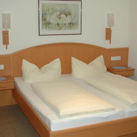 Hotel Garni Jennewein Mayrhofen Zimmer foto