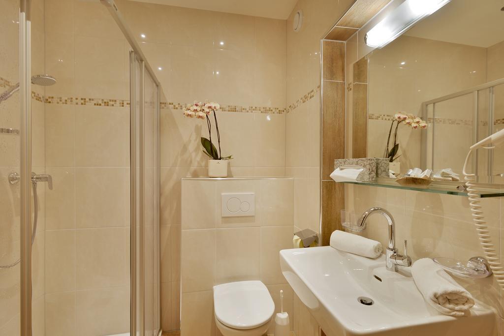 Hotel Garni Jennewein Mayrhofen Zimmer foto